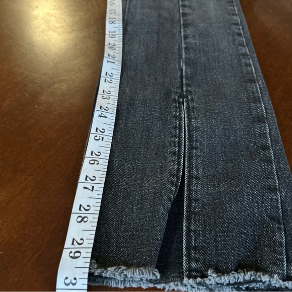 Abercrombie & Fitch | High Rise Curve Love Split Hem Jeans - Picture 14 of 14